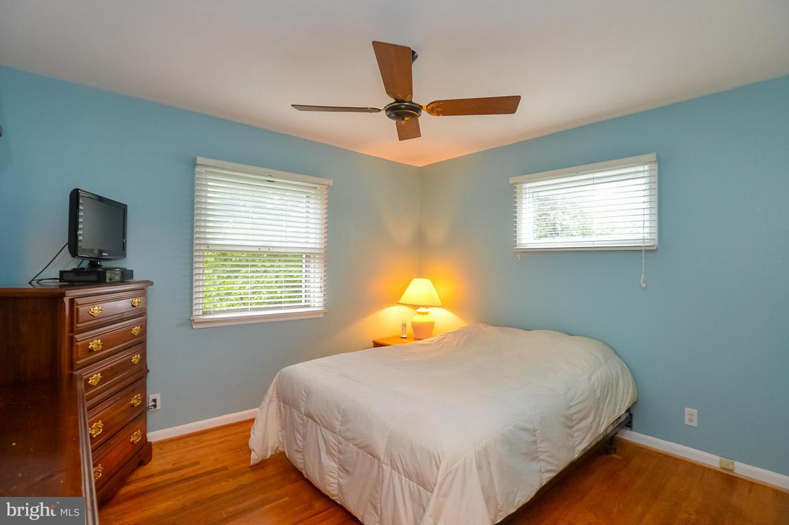 125 North Hickory Road Sterling, VA 20164 - Photo 16 of 30 Bedroom (Master)