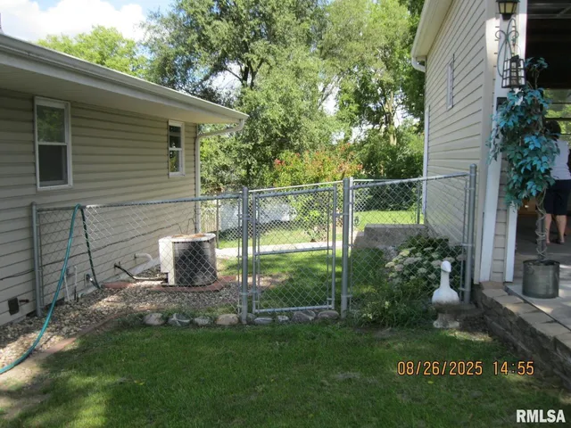 $225,000 | 301 North Church Street, Albany, IL 61230