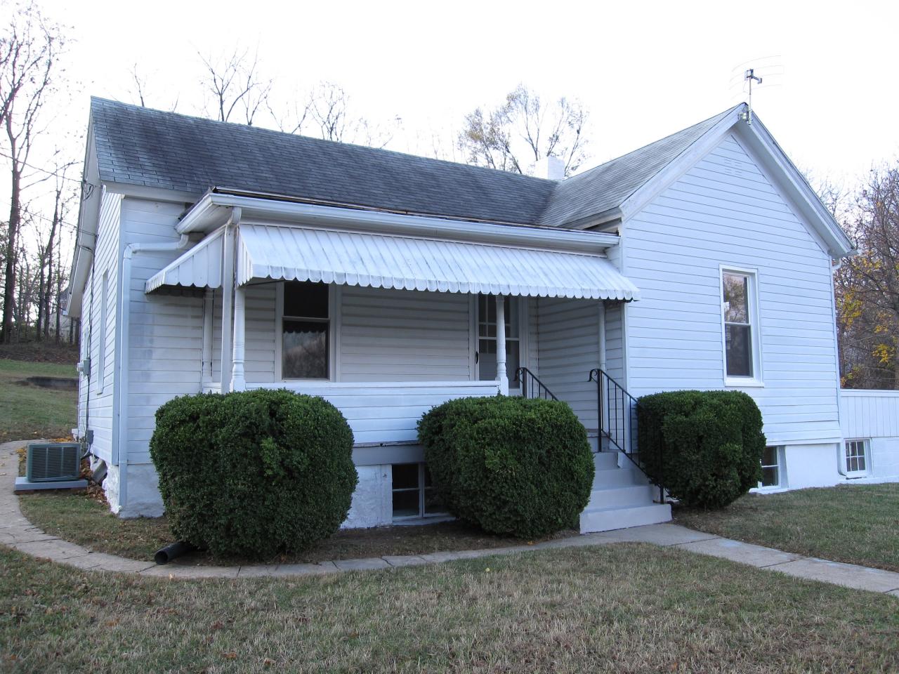 1125 Mountain View Road Vinton, VA 24179 - Photo 1 of 11 Front