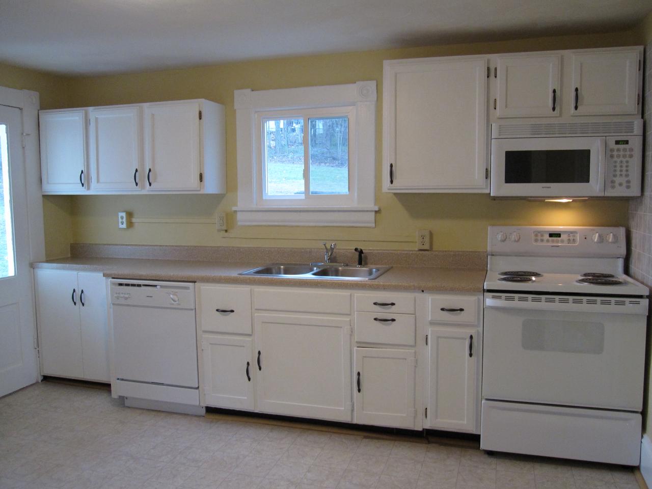1125 Mountain View Road Vinton, VA 24179 - Photo 4 of 11 Kitchen