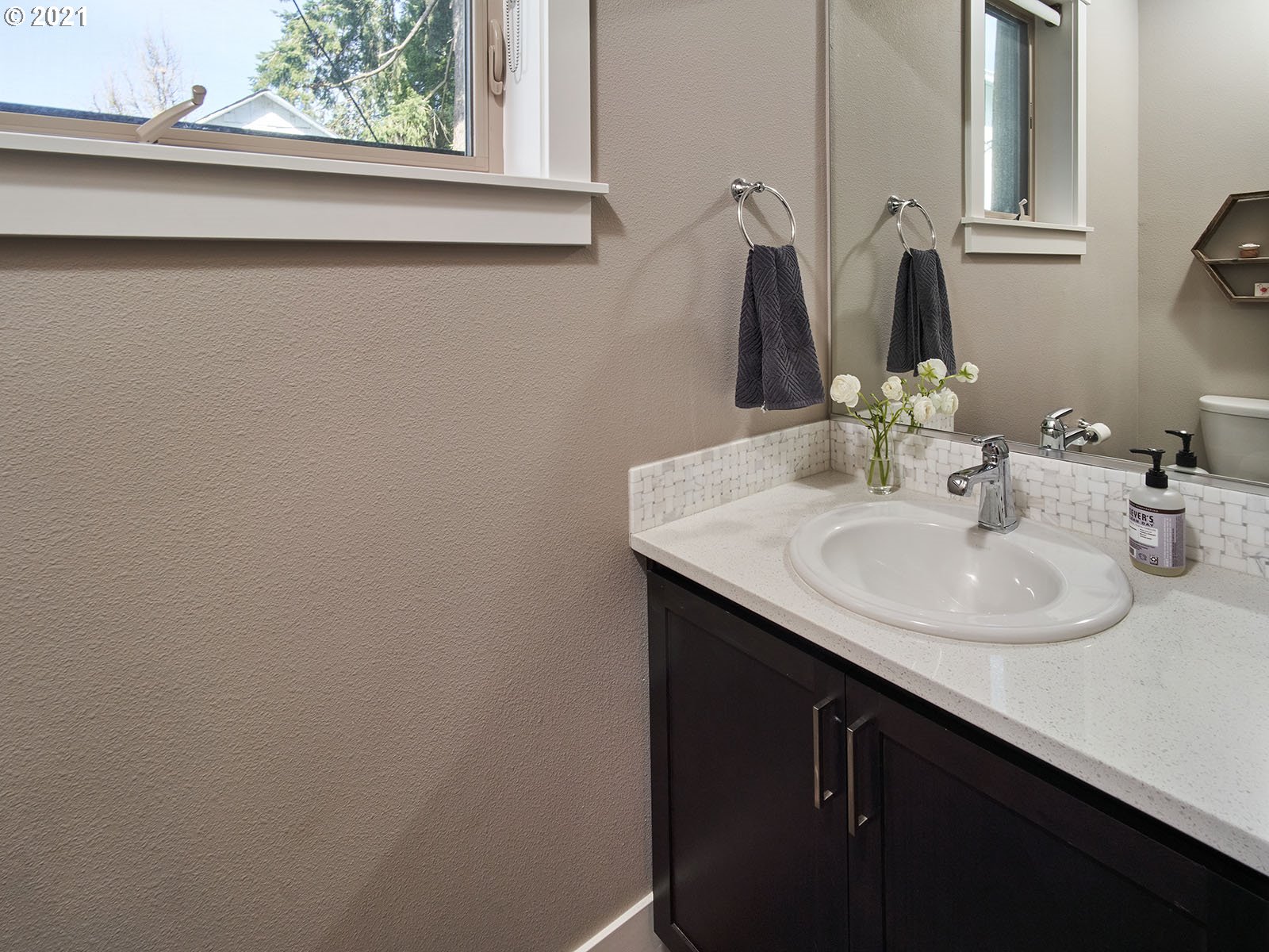 7846 Southwest Capitol Hill Road Portland, OR 97219 - Photo 15 of 19 Gallery Image 15