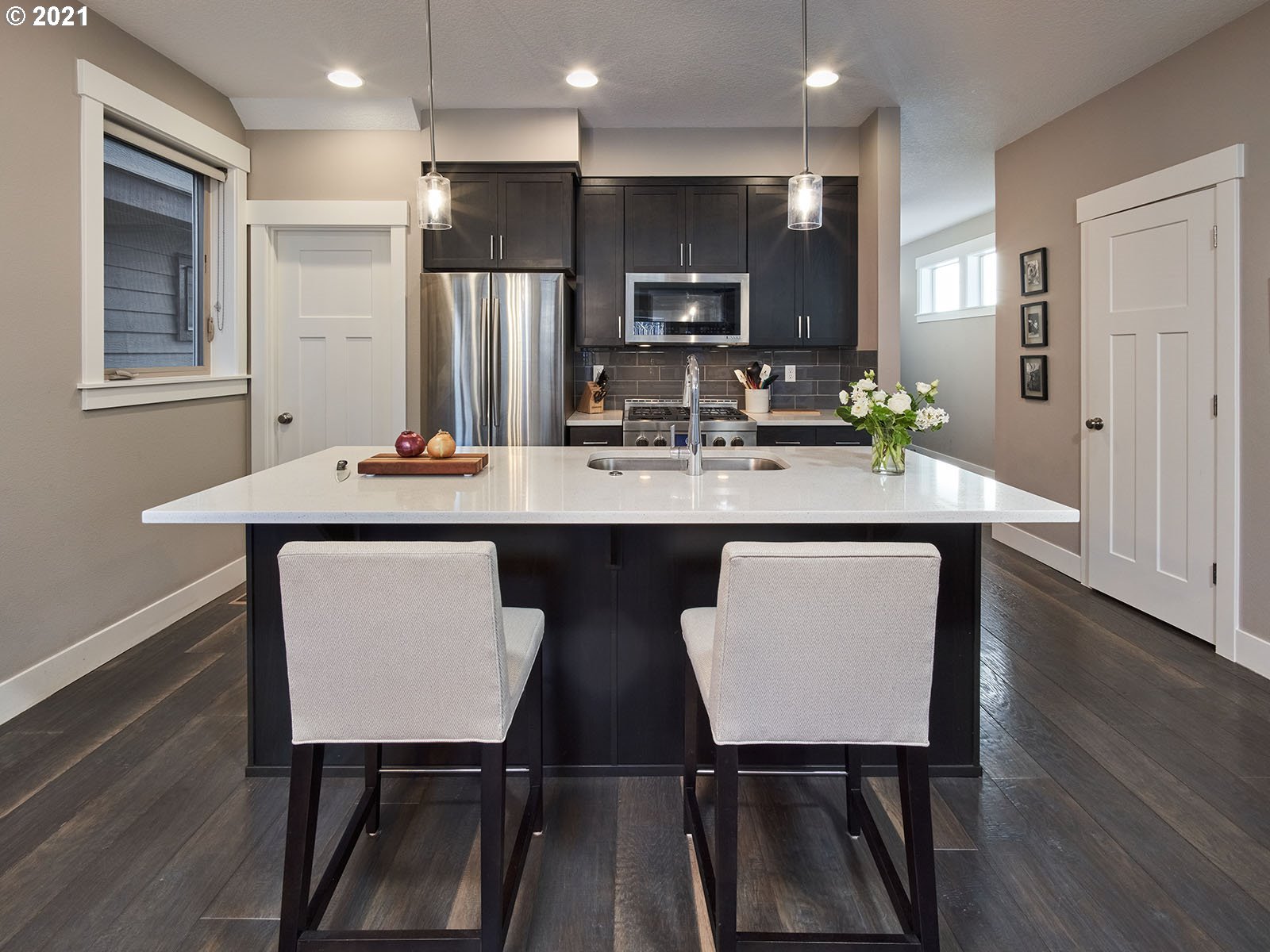 7846 Southwest Capitol Hill Road Portland, OR 97219 - Photo 4 of 19 Gallery Image 4