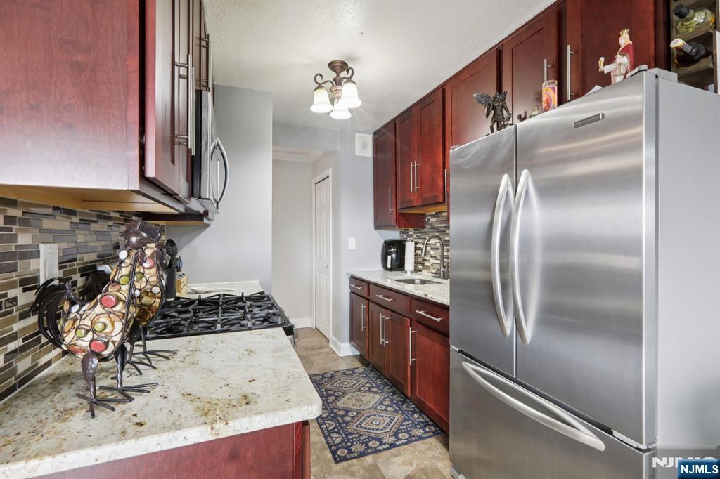 150 Overlook Avenue, Unit 7F Hackensack, NJ 07601 - Photo 13 of 32