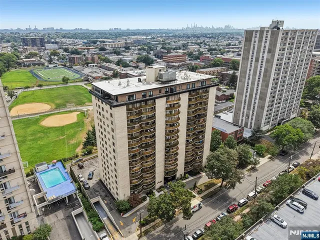 $489,000 | 150 Overlook Avenue, Unit 7F, Hackensack, NJ 07601