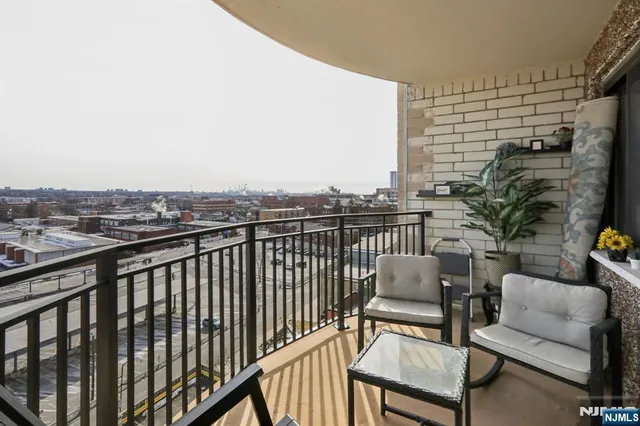 $489,000 | 150 Overlook Avenue, Unit 7F, Hackensack, NJ 07601