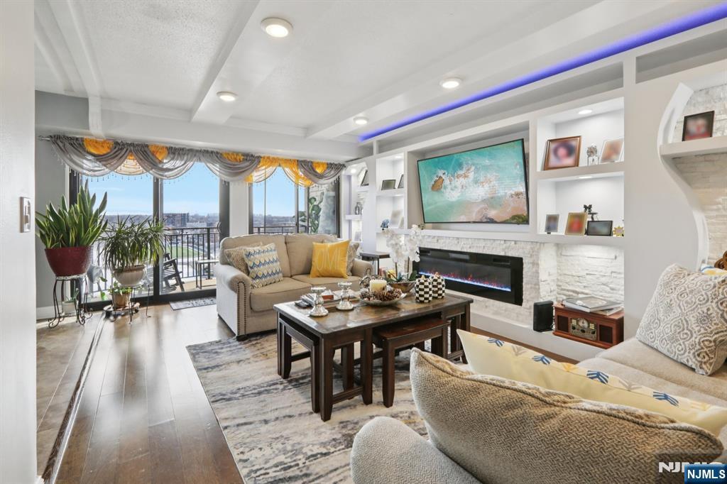 150 Overlook Avenue, Unit 7F Hackensack, NJ 07601 - Photo 4 of 32