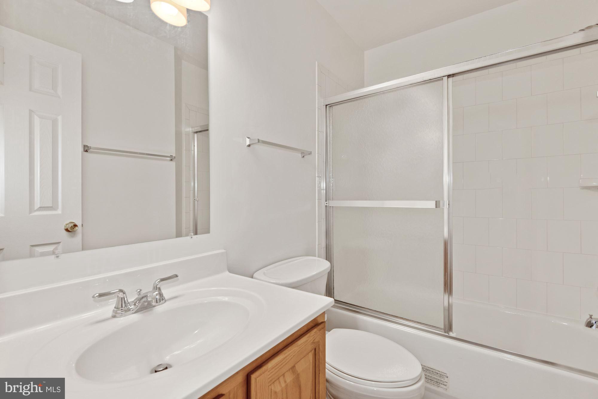 260 Brock Bridge Road Laurel, MD 20724 - Photo 20 of 40 Hall Full Bath
