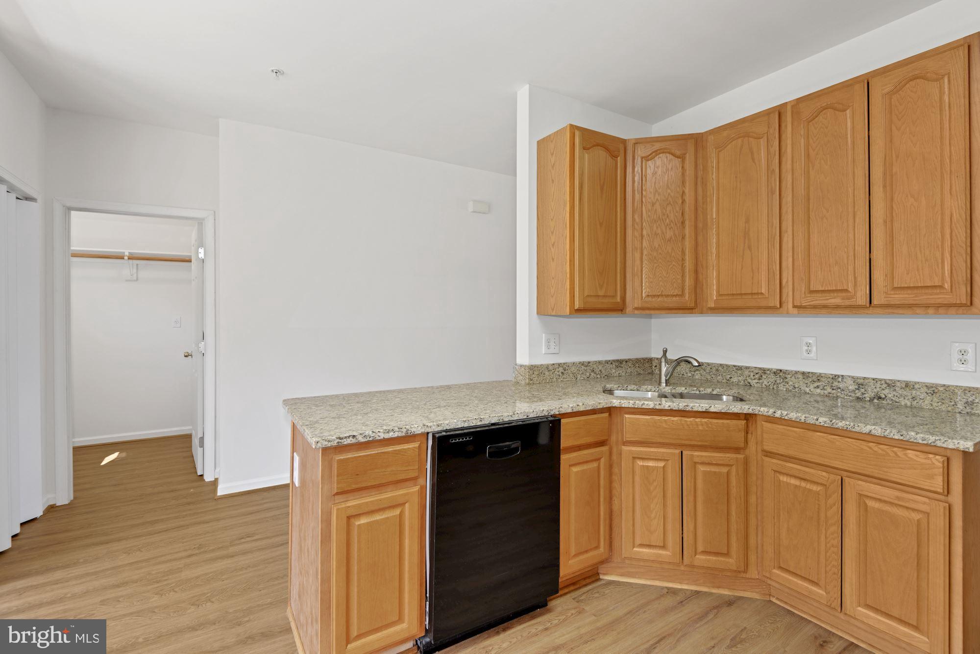 260 Brock Bridge Road Laurel, MD 20724 - Photo 7 of 40 Massive Eat-In Kitchen with Granite Countertops