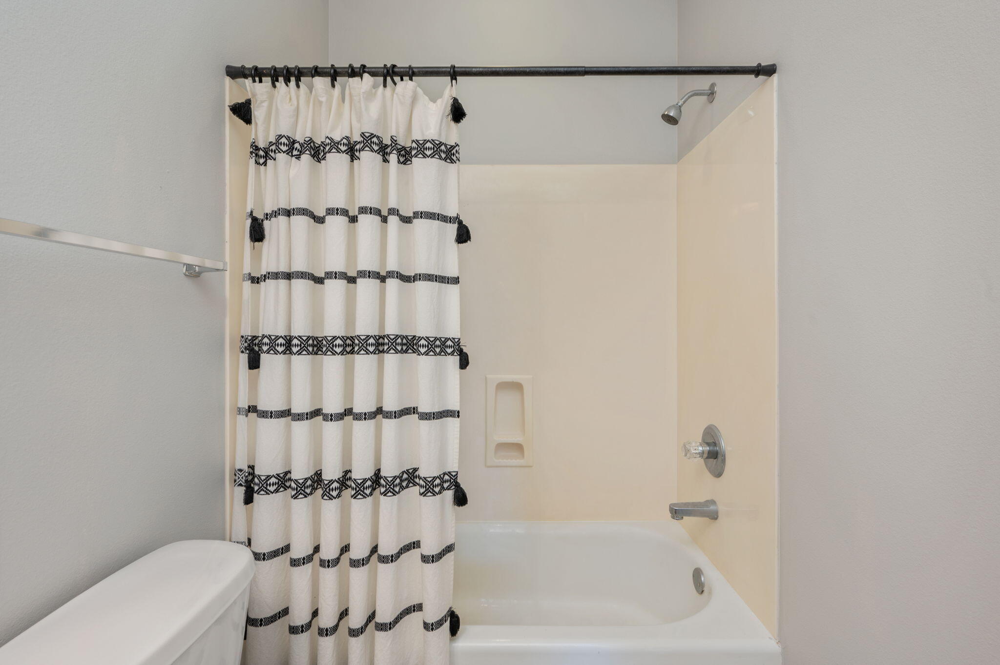 110 Creve Core Drive Crestview, FL 32539 - Photo 27 of 33 Upstairs bathroom