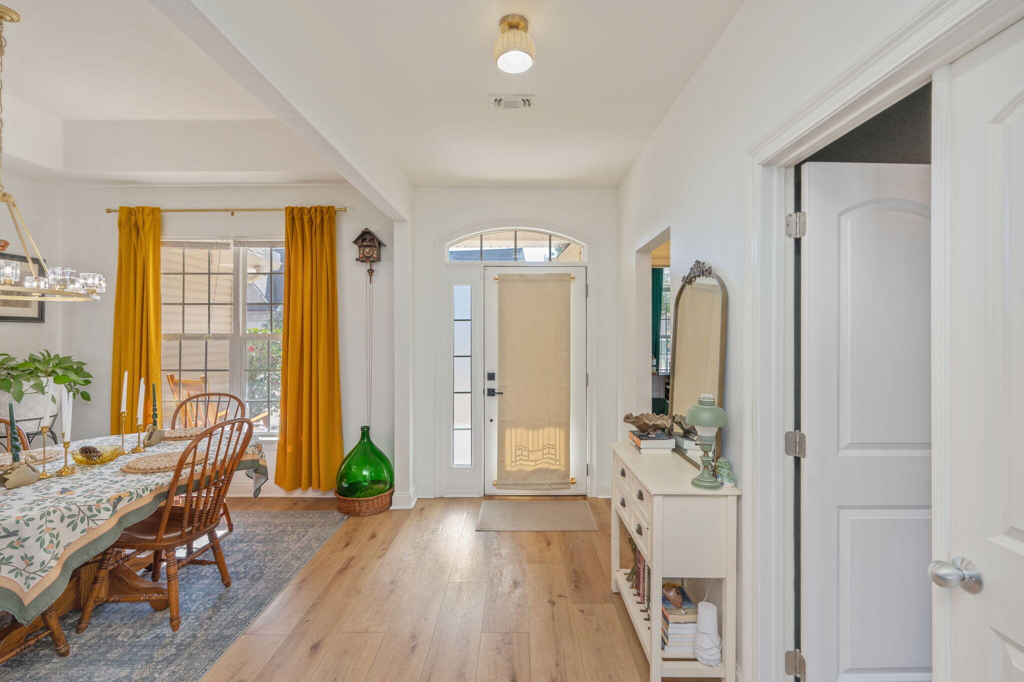 110 Creve Core Drive Crestview, FL 32539 - Photo 4 of 33 Front entry way