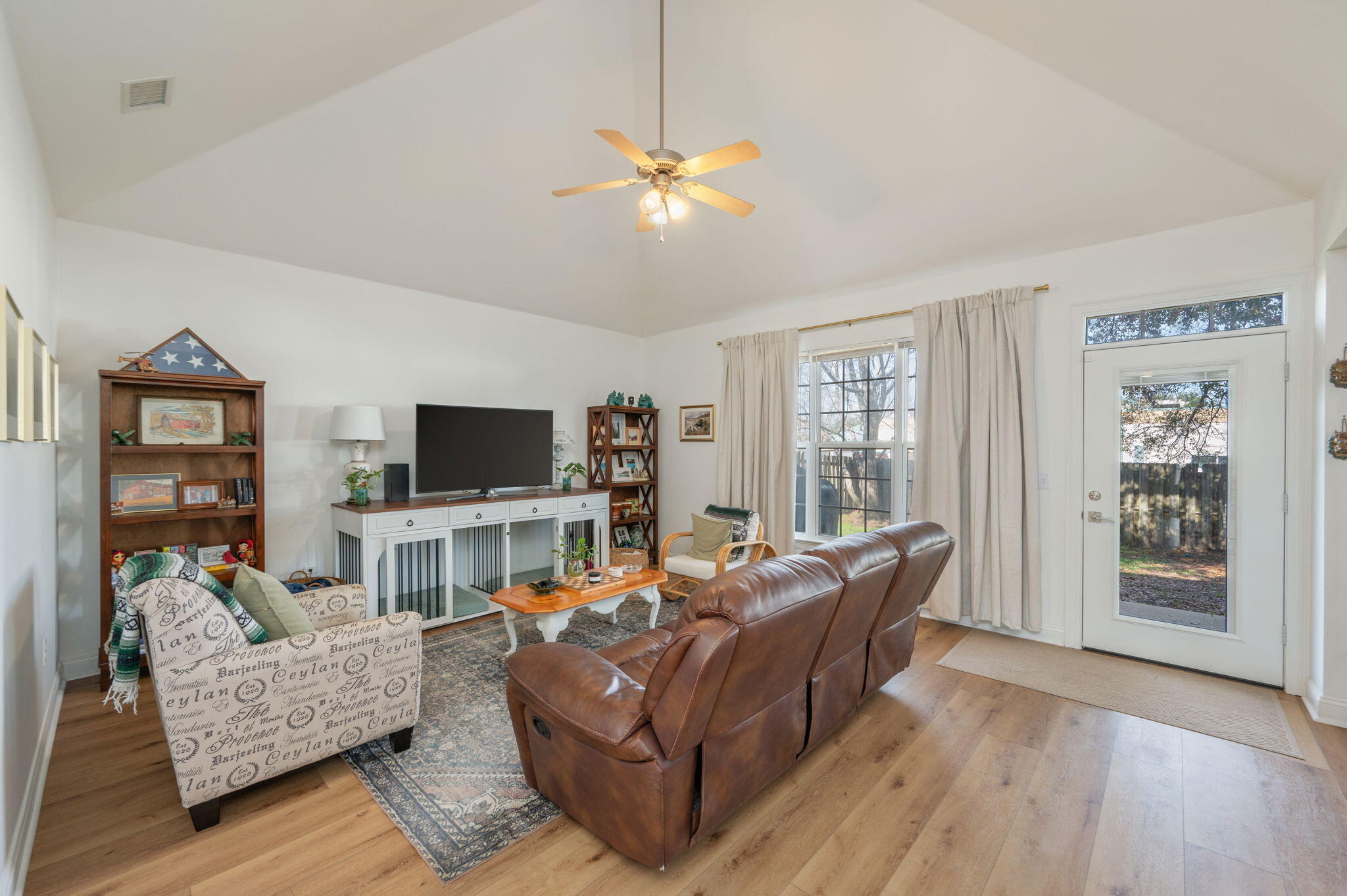 110 Creve Core Drive Crestview, FL 32539 - Photo 5 of 33 Livingroom
