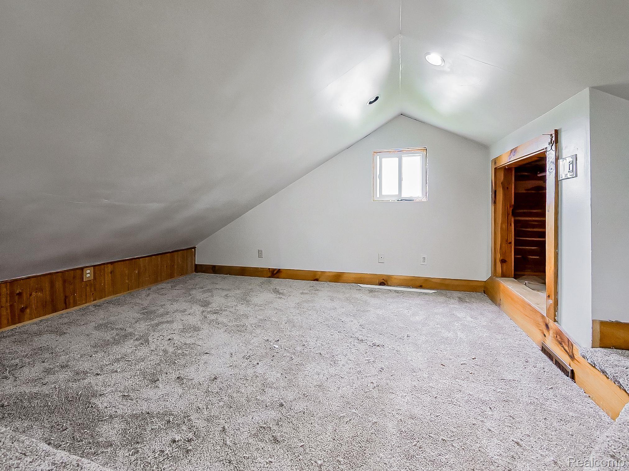 44120 Utica Road Utica, MI 48317 - Photo 19 of 23 Gallery Image 19