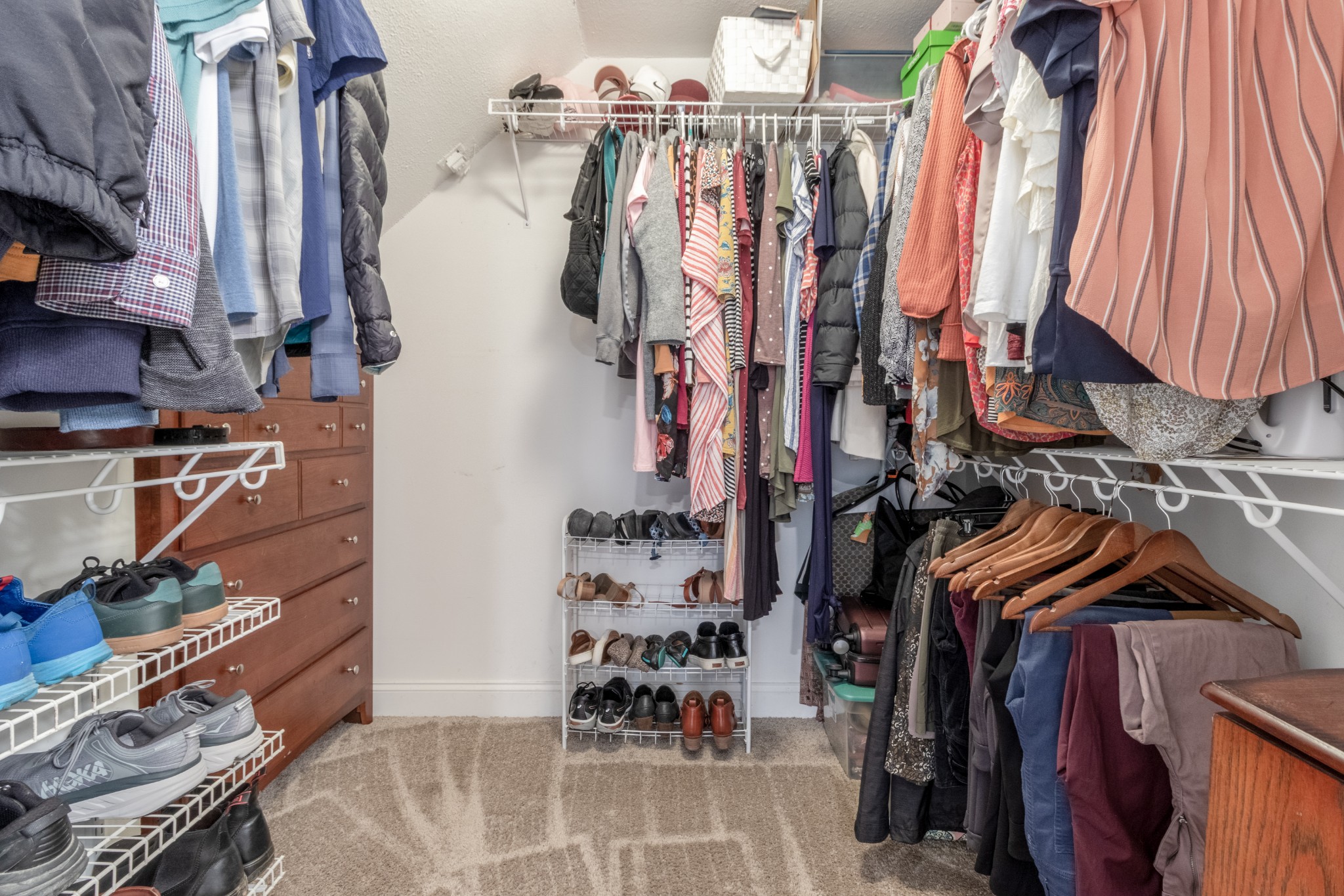 491 Harper Road Clarksville, TN 37043 - Photo 19 of 33 a view of walk in closet with clothes