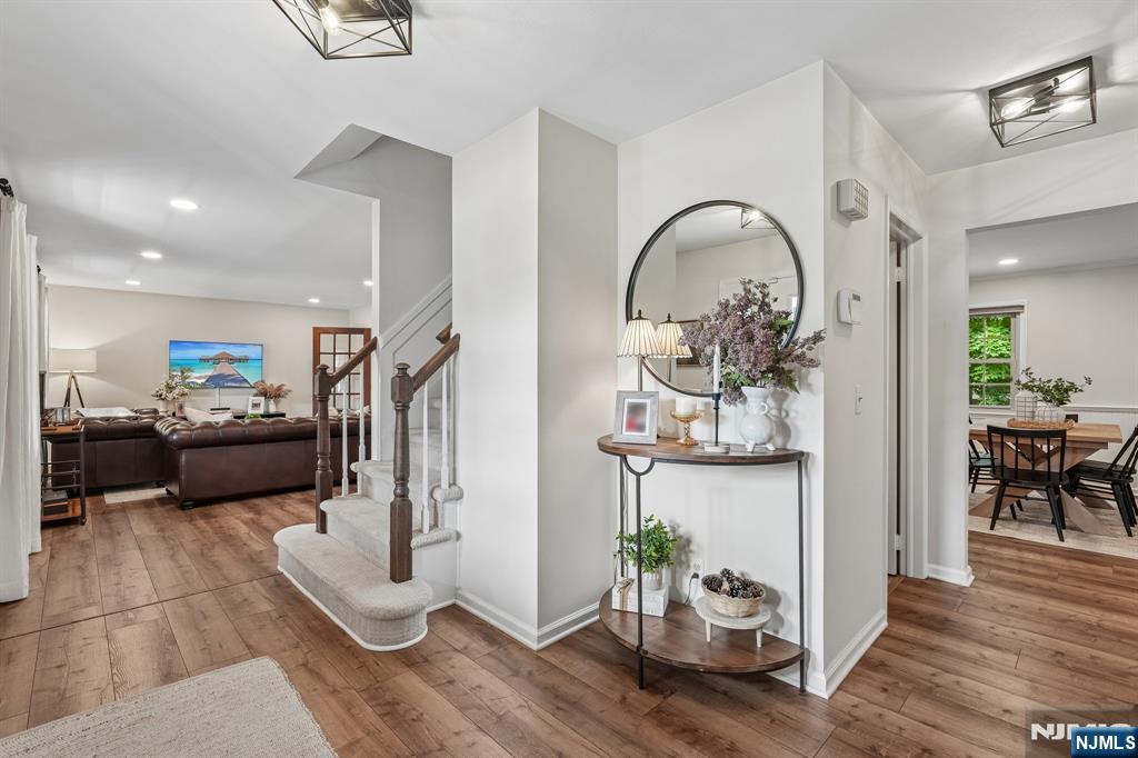 4 Holyoke Road Wayne, NJ 07470 - Photo 3 of 50