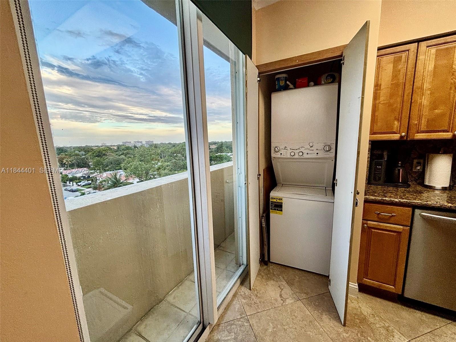 2425 Southwest 27th Avenue, Unit 701 Miami, FL 33145 - Photo 39 of 57 Washer and Dryer