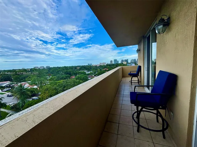 $527,000 | 2425 Southwest 27th Avenue, Unit 701, Miami, FL 33145