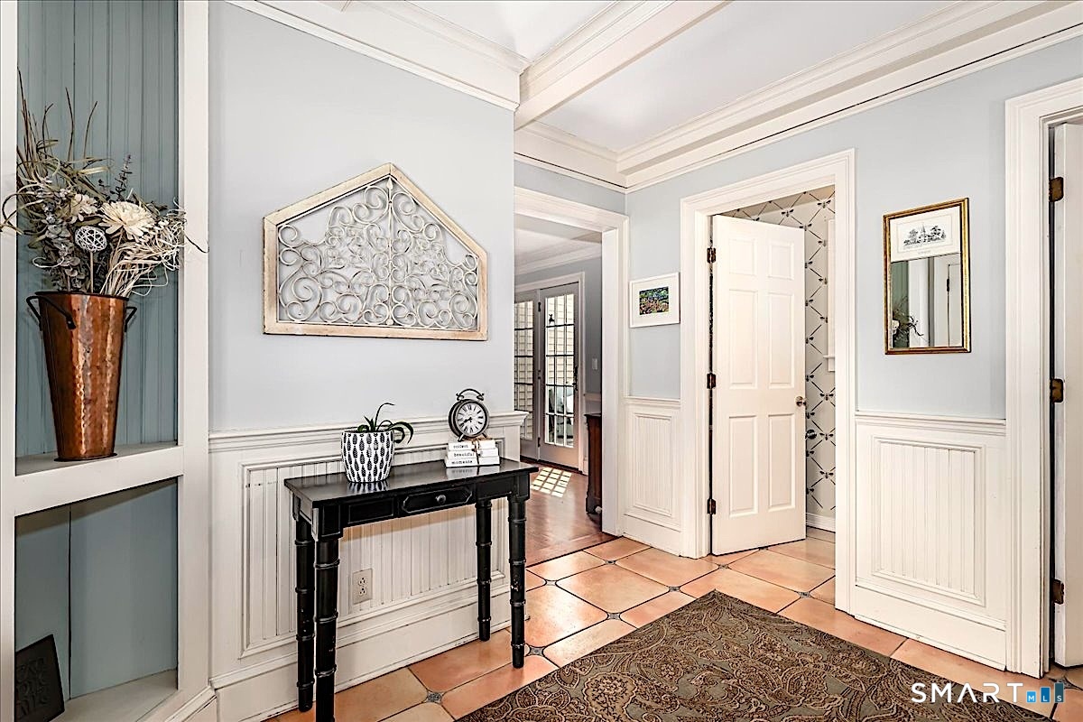 6 Elizabeth Street Newtown, CT 06470 - Photo 22 of 40 Secondary Foyer