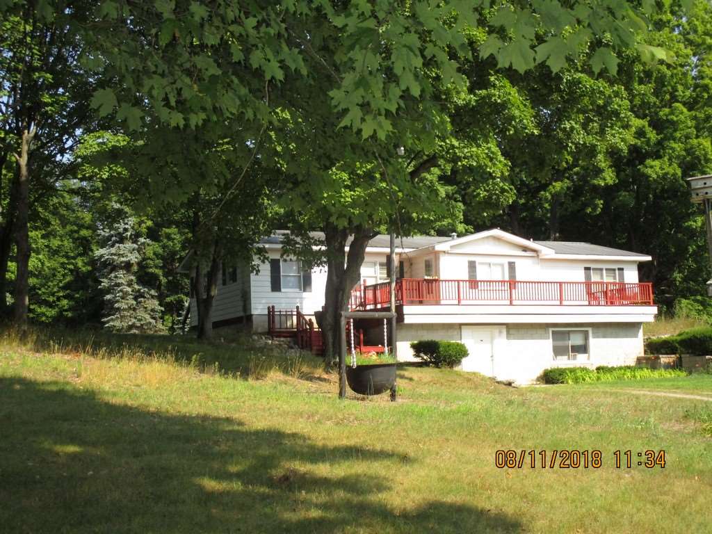 302 Thomas Road Kalkaska, MI 49646 - Photo 2 of 40 1851550-1.JPG