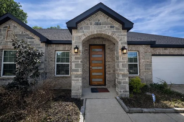 $399,000 | 211 Kelly Lane, Seven Points, TX 75143