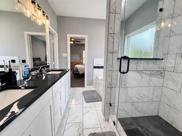 $399,000 | 211 Kelly Lane, Seven Points, TX 75143