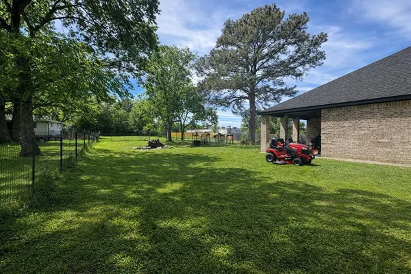 $399,000 | 211 Kelly Lane, Seven Points, TX 75143