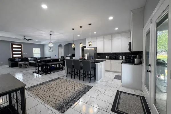 $399,000 | 211 Kelly Lane, Seven Points, TX 75143