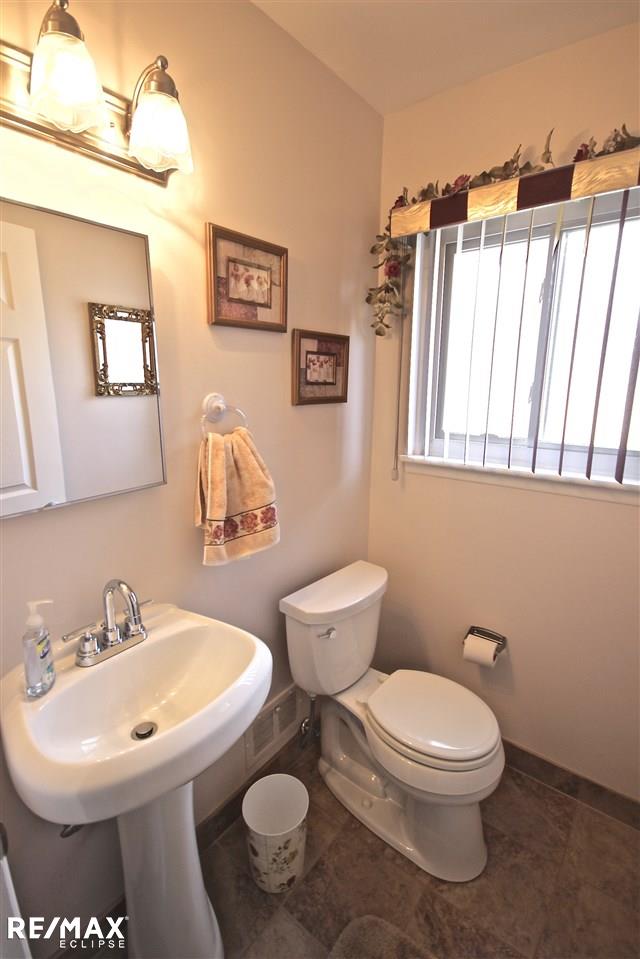 14043 Martin Road Warren, MI 48088 - Photo 16 of 29 31357088-15.JPG