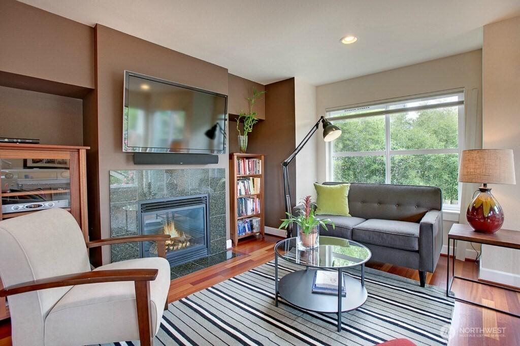 3806 Interlake Avenue North, Unit A Seattle, WA 98103 - Photo 3 of 10