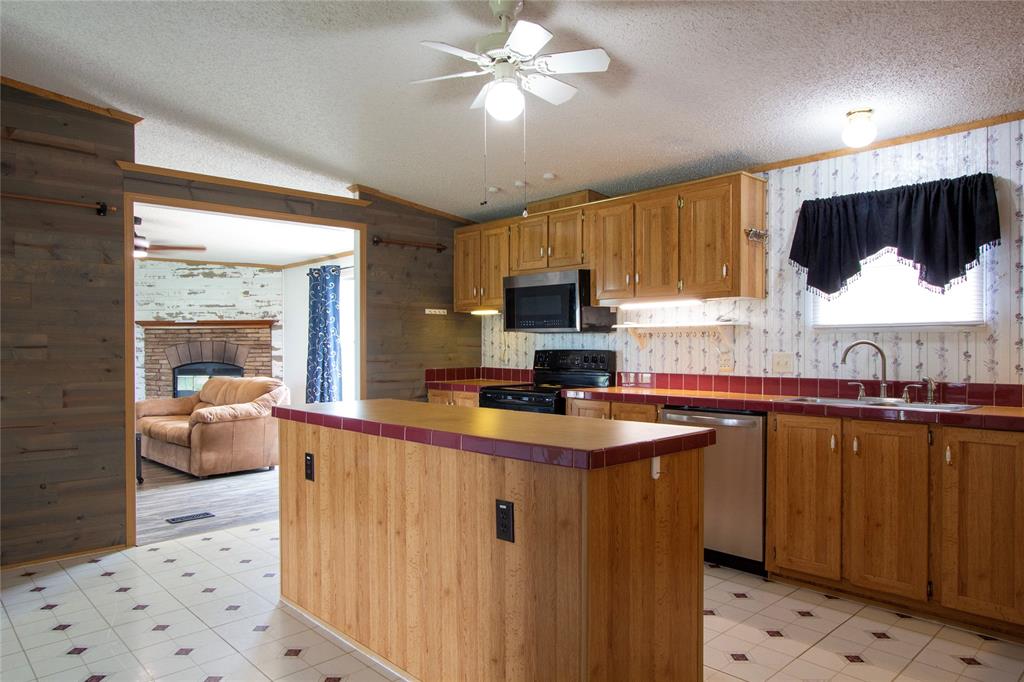 11224 Foothill Drive Venus, TX 76084 - Photo 2 of 14