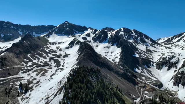 a view of a large building