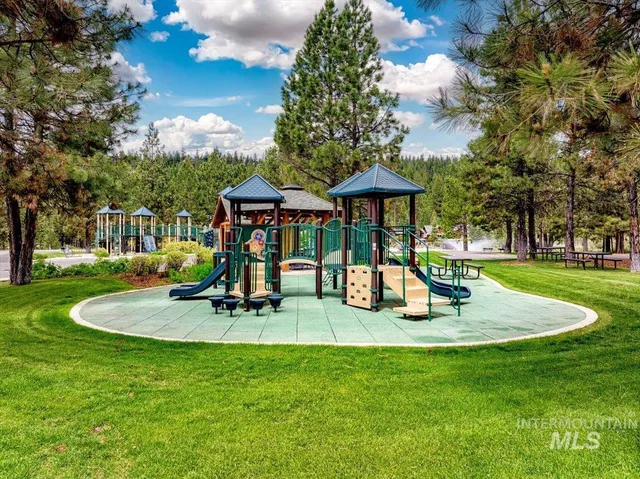 $995,000 | 3654-3658 Annie Pond Court, McCall, ID 83638