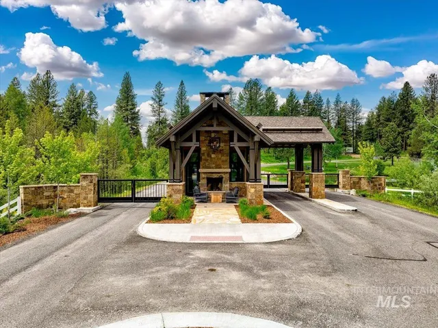 $995,000 | 3654-3658 Annie Pond Court, McCall, ID 83638