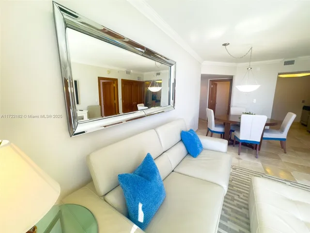 $5,500 | 6365 Collins Avenue, Unit 1506, Miami Beach, FL 33141