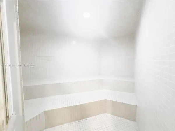 $5,500 | 6365 Collins Avenue, Unit 1506, Miami Beach, FL 33141