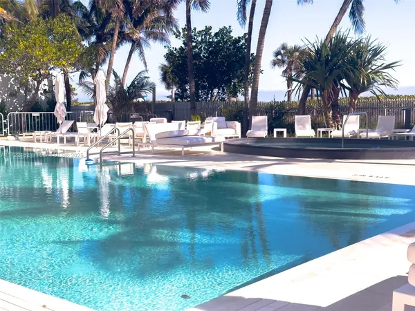 $5,500 | 6365 Collins Avenue, Unit 1506, Miami Beach, FL 33141