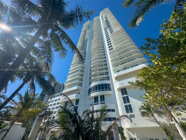 $5,500 | 6365 Collins Avenue, Unit 1506, Miami Beach, FL 33141