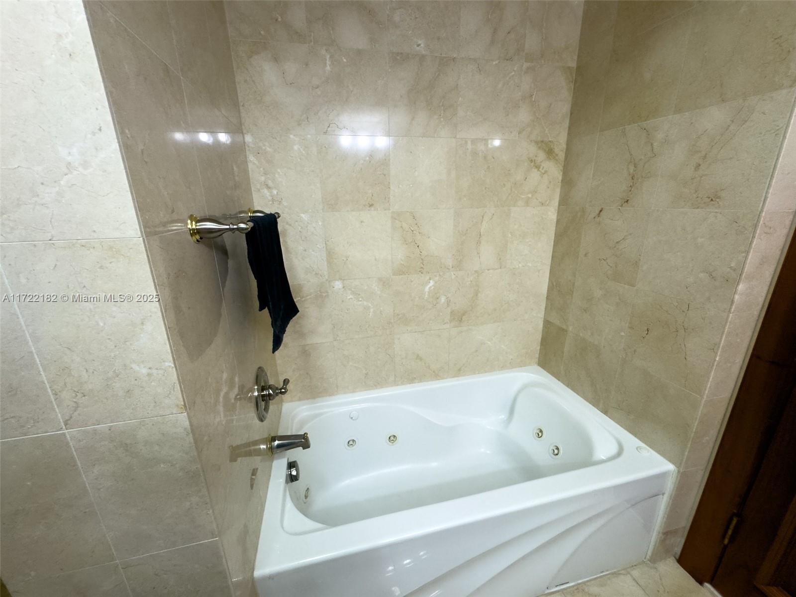 6365 Collins Avenue, Unit 1506 Miami Beach, FL 33141 - Photo 10 of 27