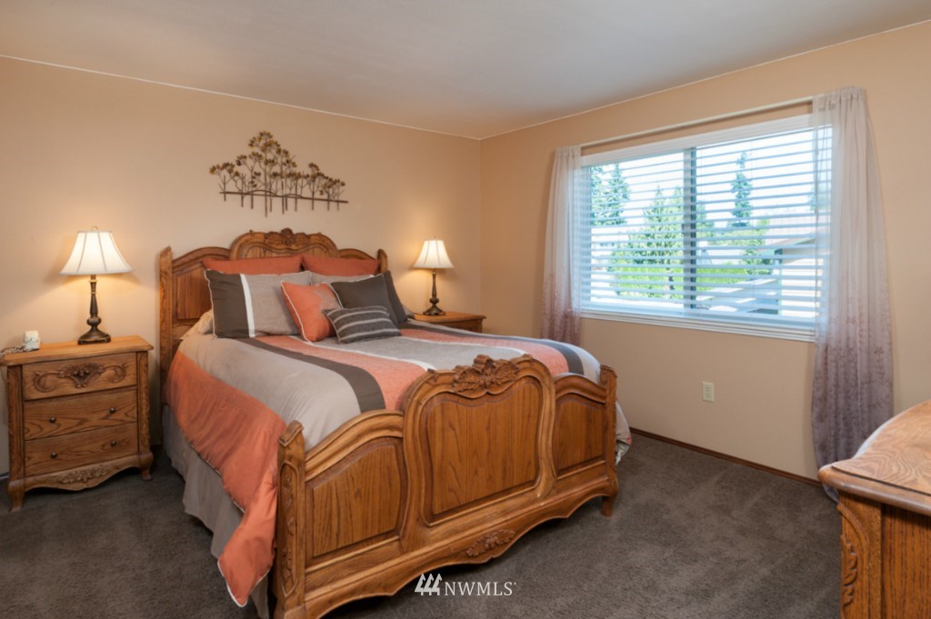 2526 183rd Street Southeast Bothell, WA 98012 - Photo 8 of 18 Gallery Image 8