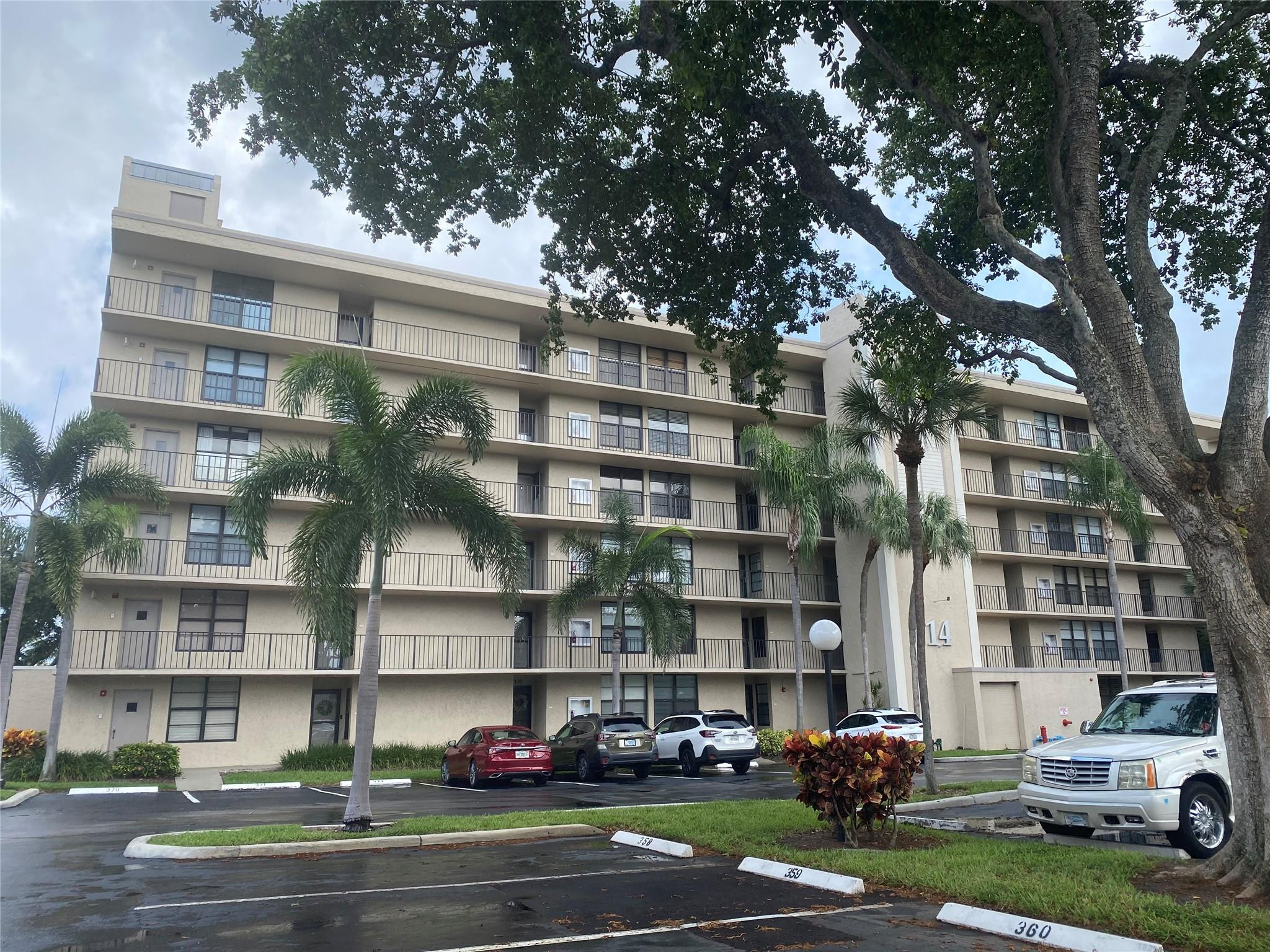 14 Royal Palm Way, Unit 206 Boca Raton, FL 33432 - Photo 1 of 38 Photo 1