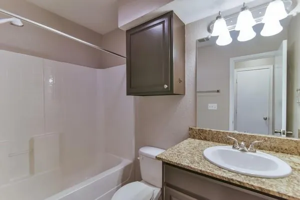 $1,045 | 820 Southeast Parkway, Azle, TX 76020