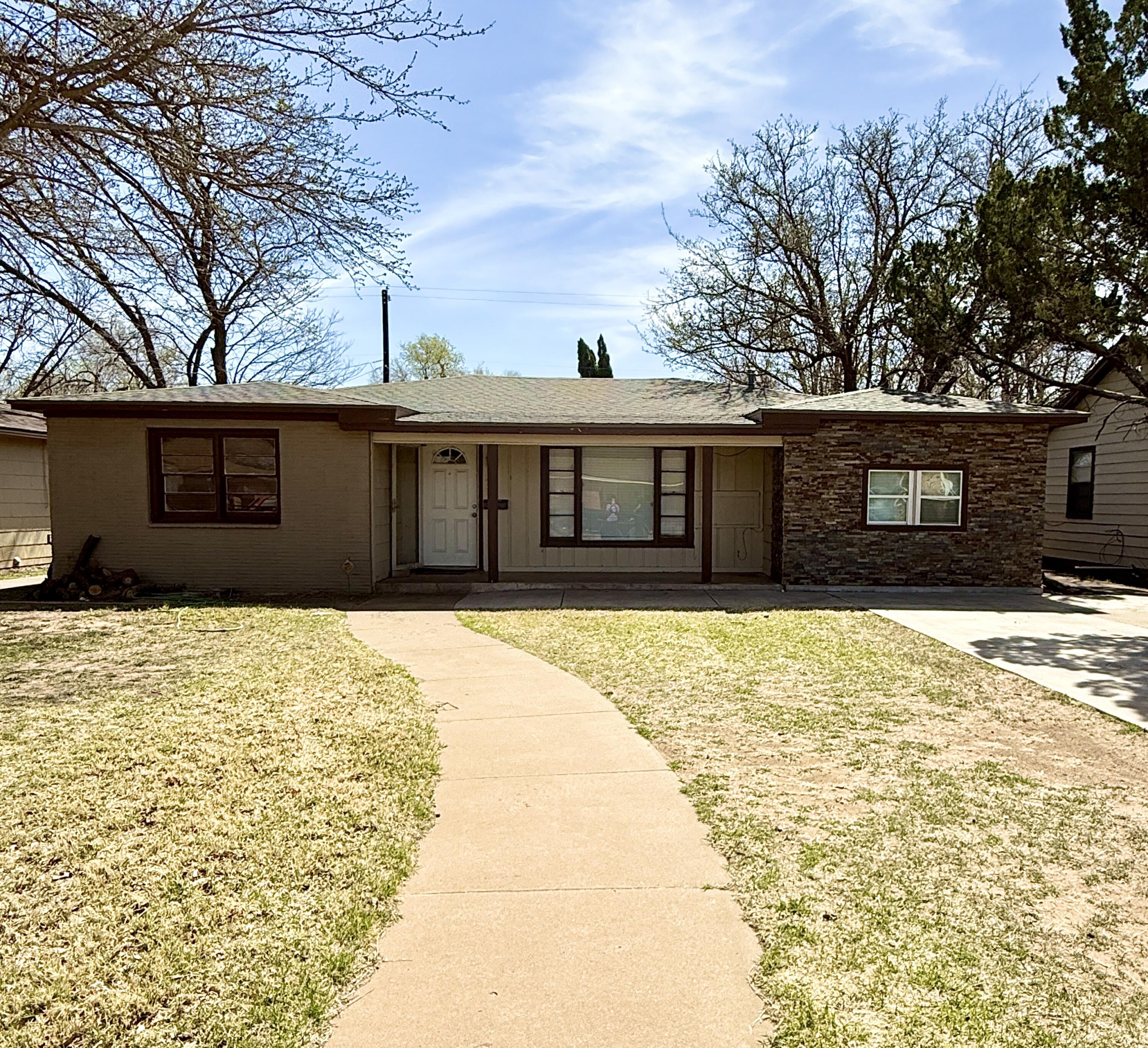 3011 37th Street Lubbock, TX 79413 - Photo 1 of 2 20260317_194231887_iOS