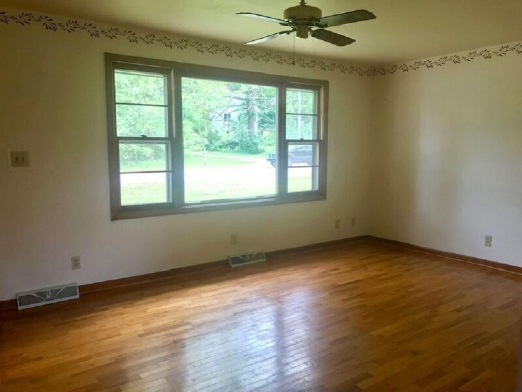 204 Wiley Road Douglas, MI 49406 - Photo 2 of 32 LR