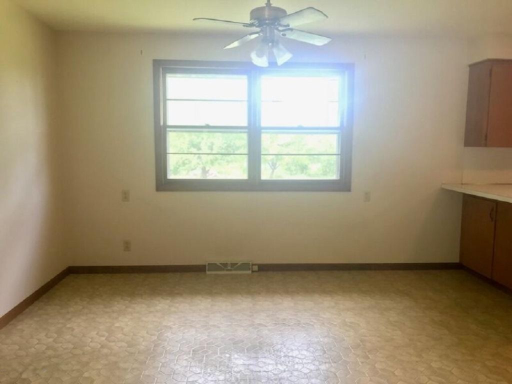 204 Wiley Road Douglas, MI 49406 - Photo 8 of 32 Dining area