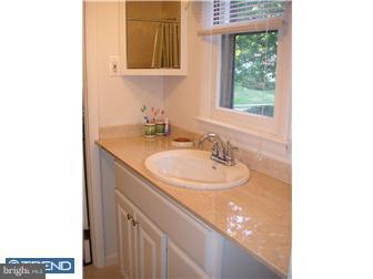 2106 Navaro Road Wilmington, DE 19803 - Photo 10 of 12 Bathroom
