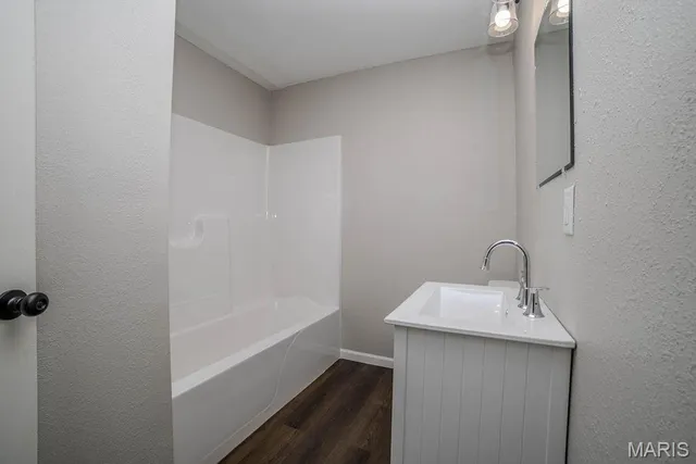 $194,900 | 18042 Highway 32, Lebanon, MO 65536