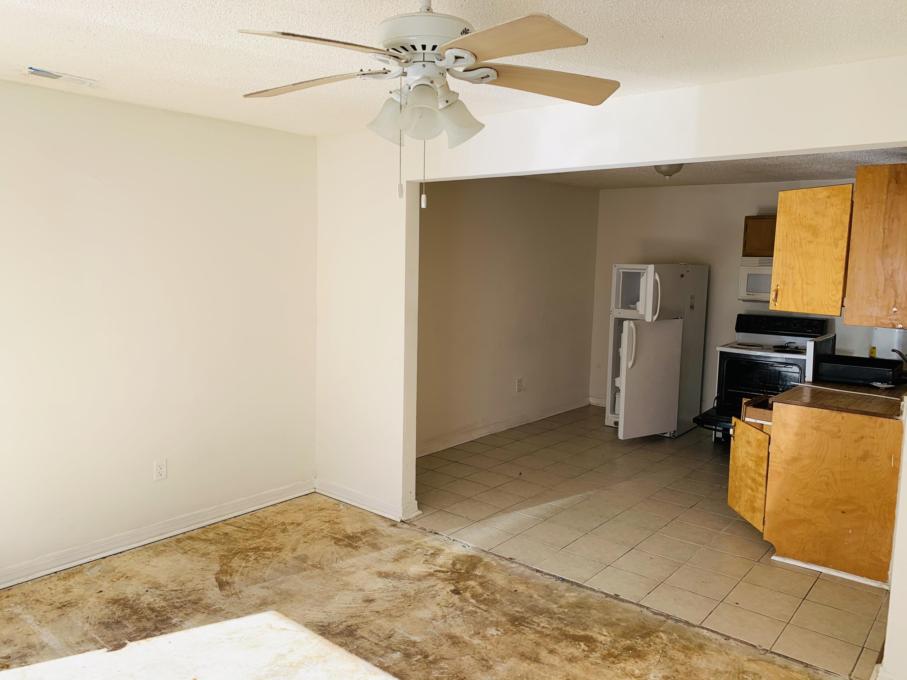 5061 Rockingham Street North Charleston, SC 29406 - Photo 3 of 14 IMG_3863