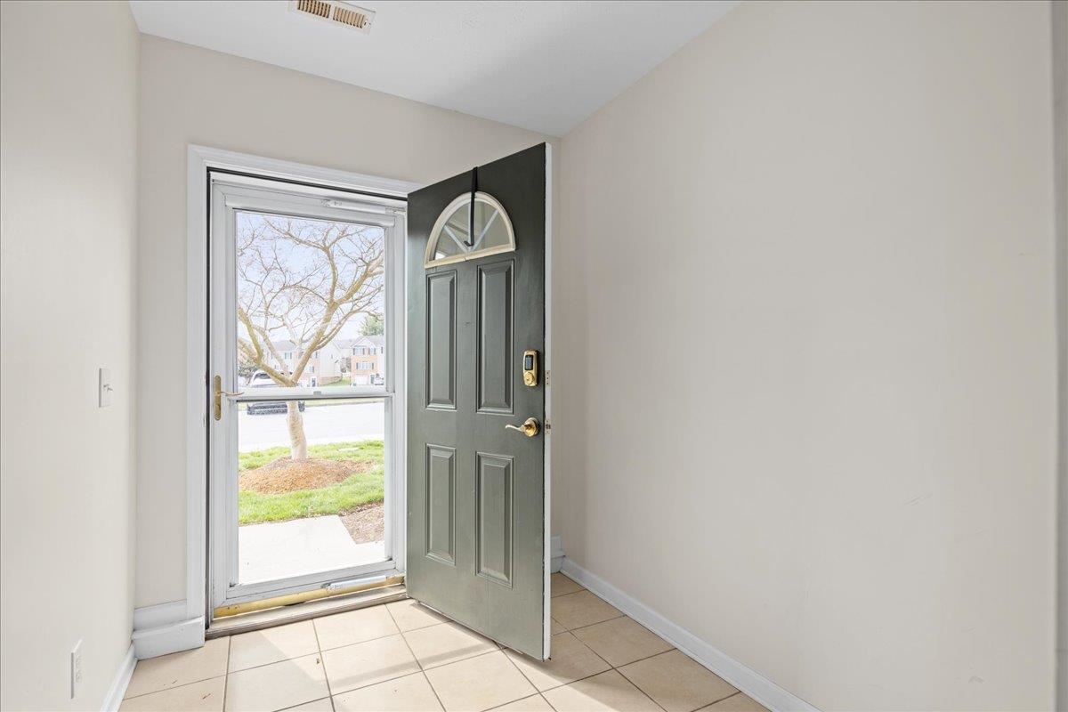 3043 Diamond Spring Lane Harrisonburg, VA 22801 - Photo 4 of 28