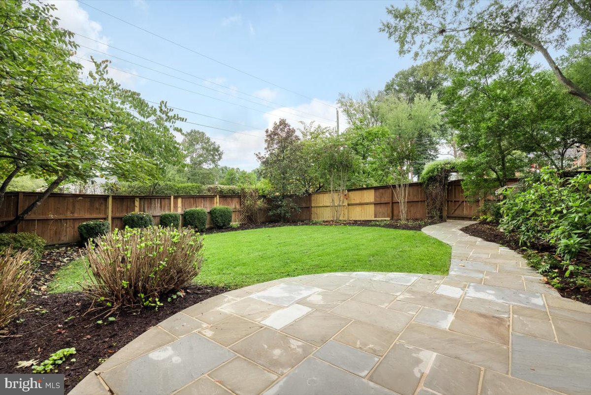 8403 Aubrey Drive Manassas, VA 20111 - Photo 27 of 30 Backyard