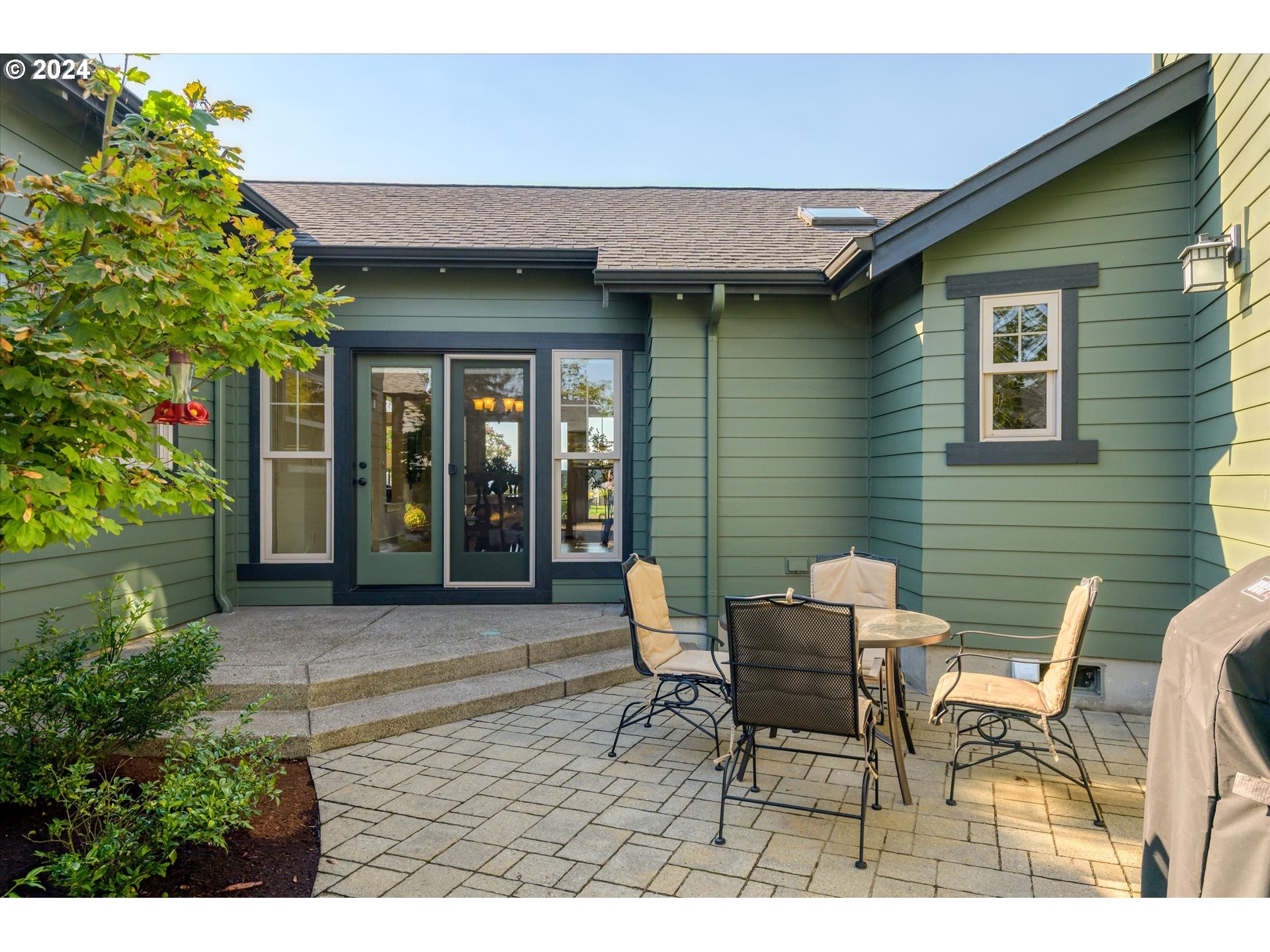 6019 Graystone Loop Springfield, OR 97478 - Photo 38 of 46 a backyard of a house with seating space