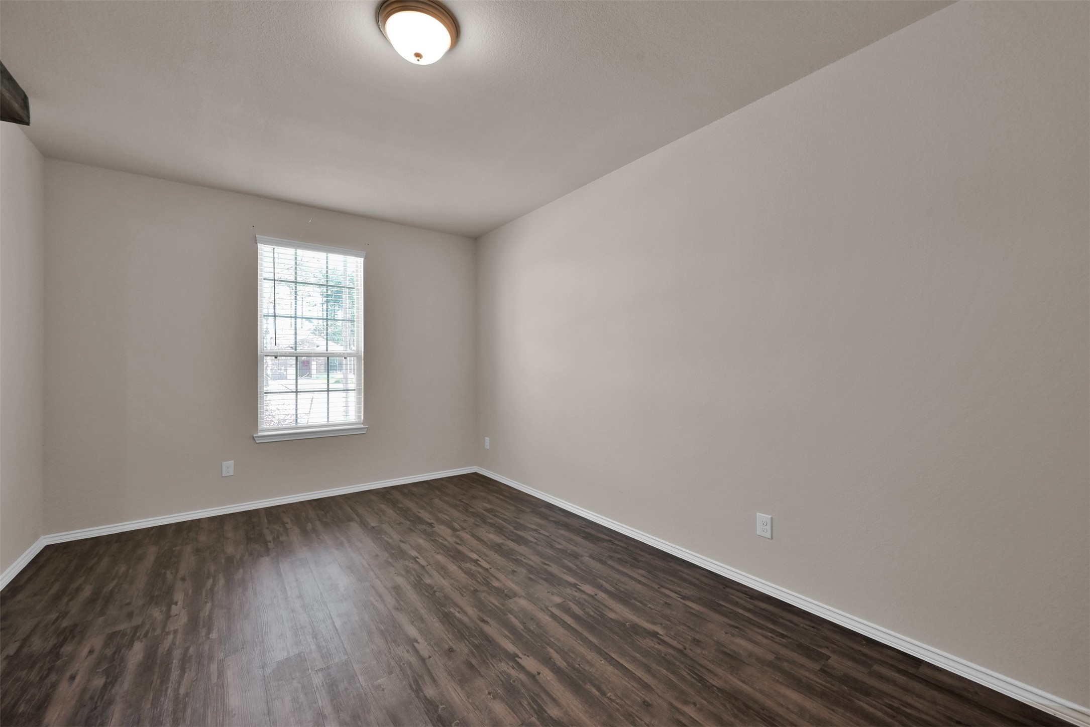 4340 South Amber Ruse Court Conroe, TX 77304 - Photo 8 of 36